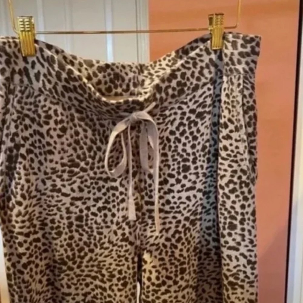 Monrow Mini Leopard Cashmere Blend Jogger Sweatpants Large
